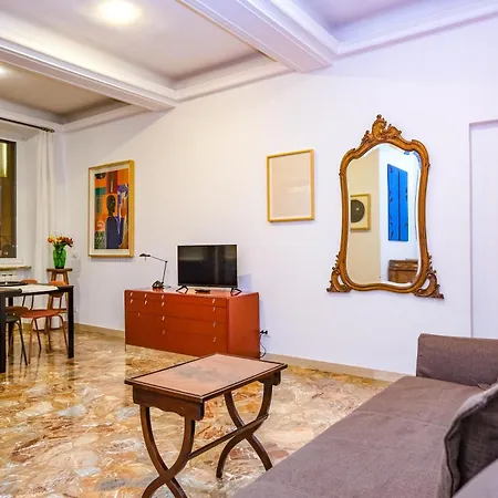 Apartment Art Center