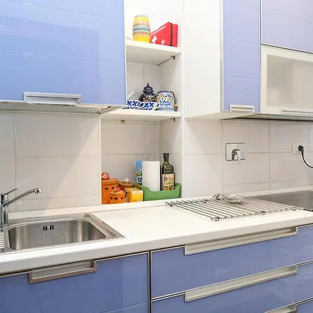 Art Center Apartment *